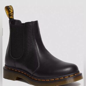 Dr. Martens Chelsea Boot 2976